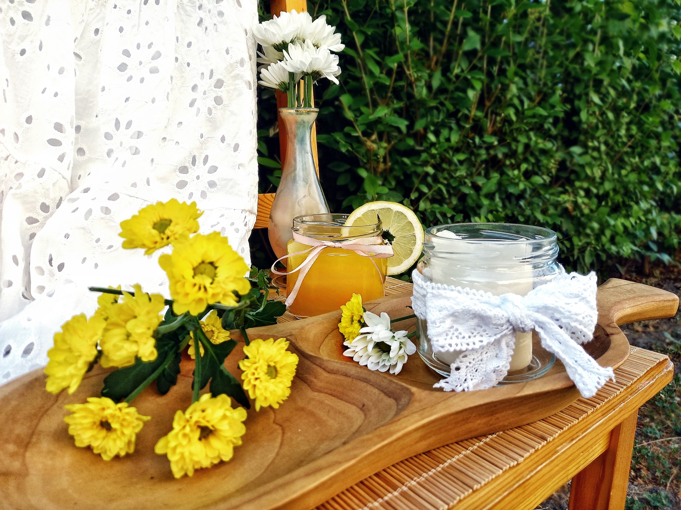 Esküvői dekoráció befőttesüvegből